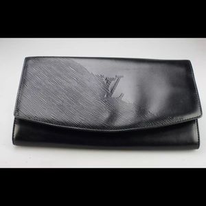 Louis Vuitton Trapeze Pochette